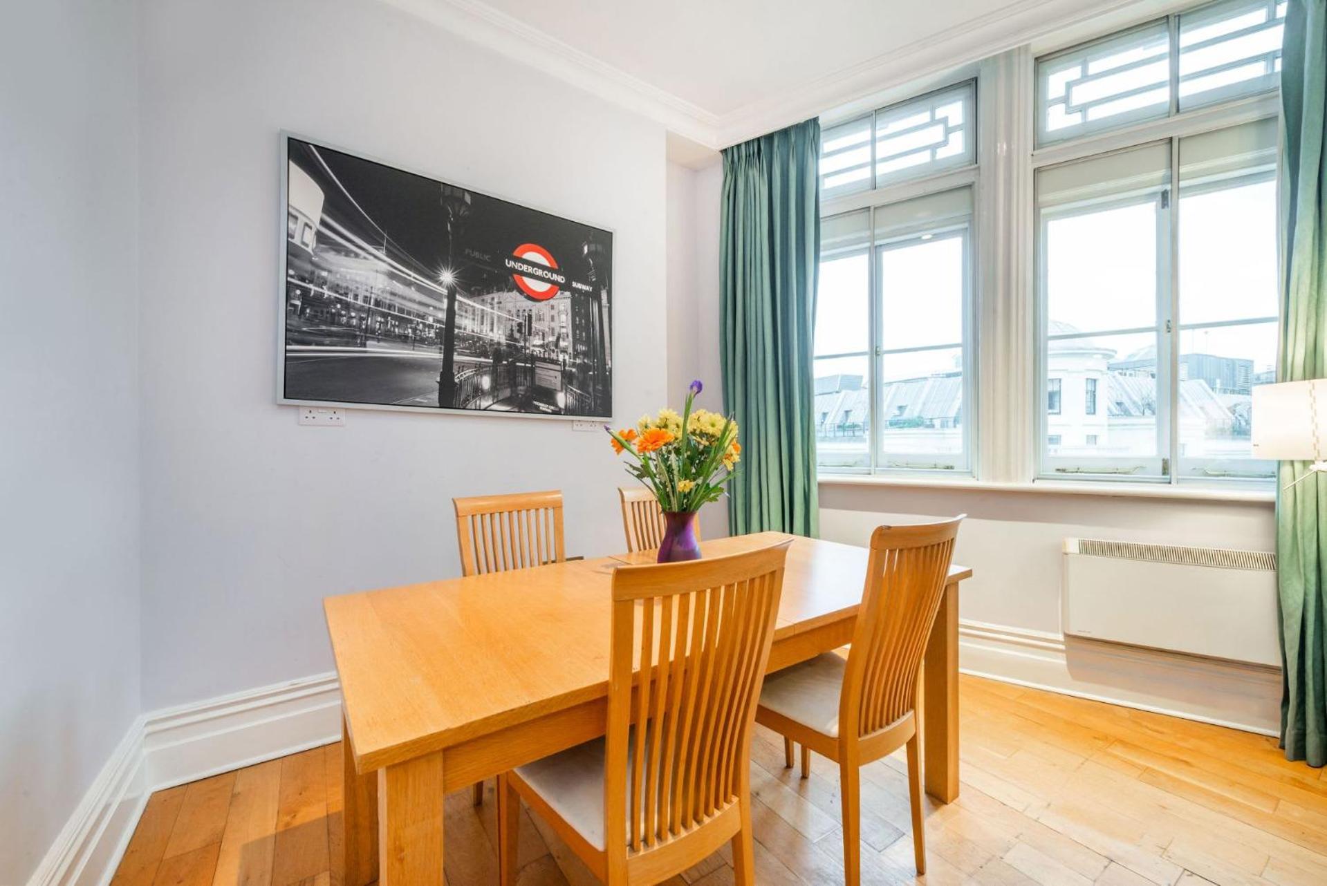 Nelson'S Pad - Trafalgar Square - By Frankie Says Londra Dış mekan fotoğraf